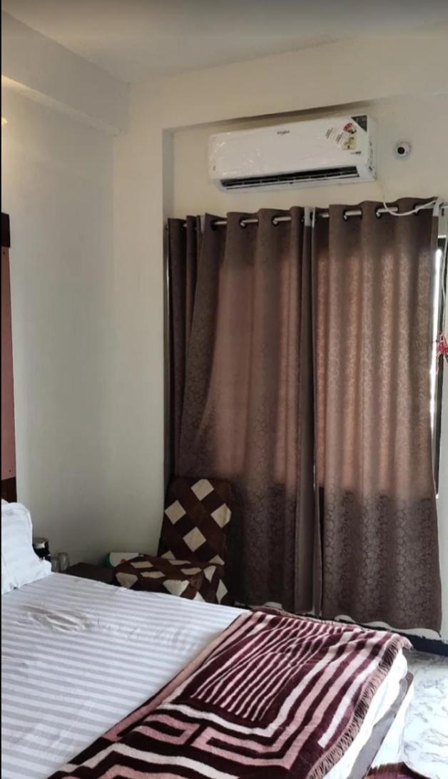 Hotel Malhotra Palace Ujjain Buitenkant foto